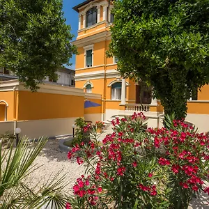 Relais La Torretta 2* Rome
