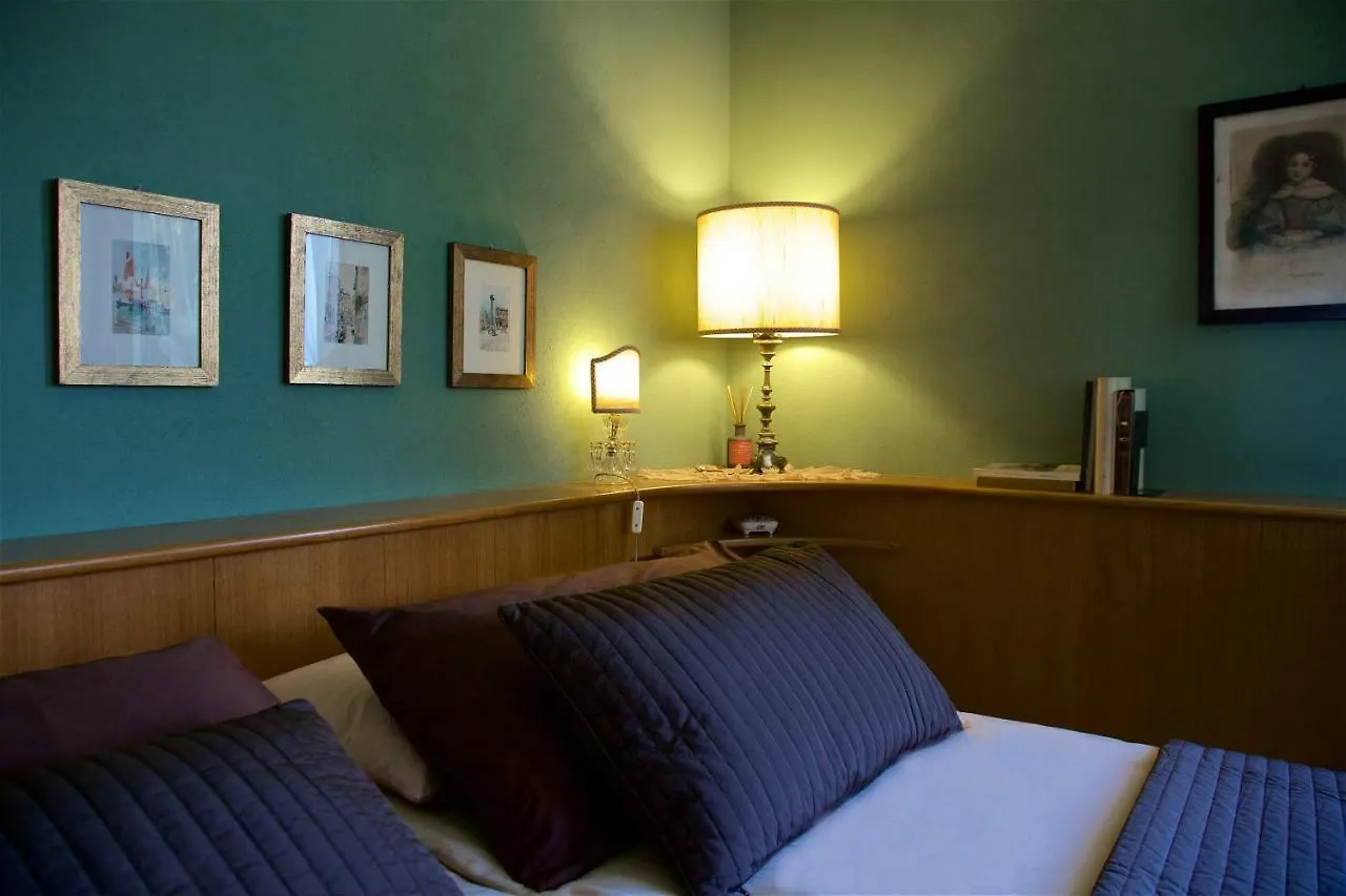 Villa Ucci Onno 3*,  Italy